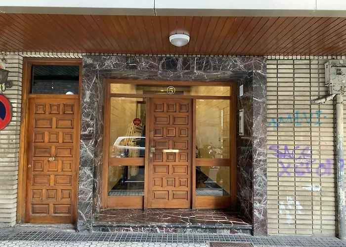 Con Parking Privado Cerca De Zurriola サン・セバスティアン